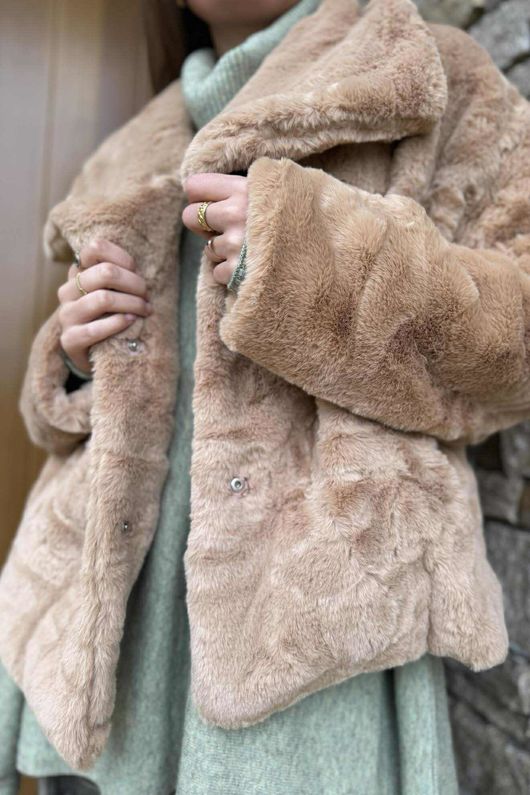 Finnick Luxury Faux Fur Waterfall Jacket Soft Tan /50=